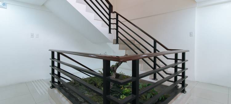 红多兹优选 @ 马卡蒂伊万吉丽斯塔街酒店(RedDoorz Plus @ Evangelista Street Makati)图片