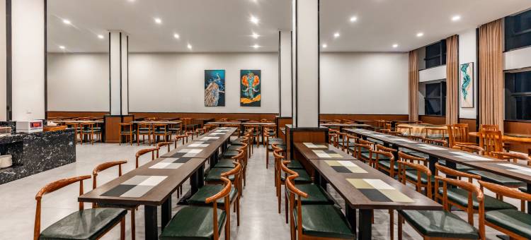 西双版纳景洪亦诚国际酒店(曼听公园泼水广场店)图片