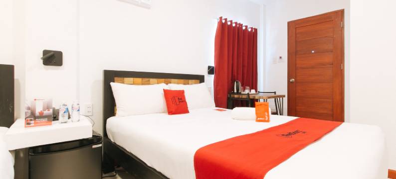 RedDoorz near Mercado del Lago图片