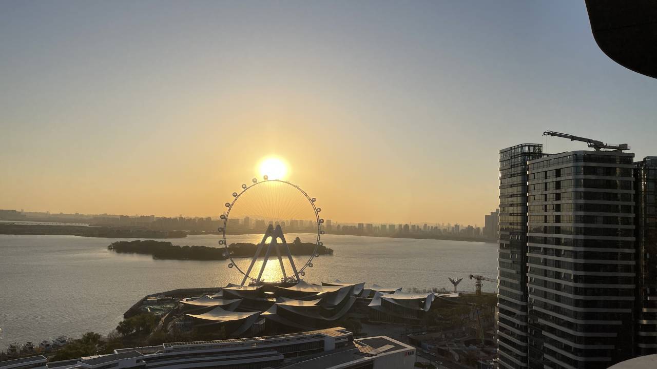Clouds.预见云上服务公寓(苏州之眼摩天轮金鸡湖国际博览中心店)图片
