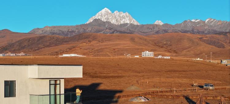 塔公蜀境・行山迹酒店图片