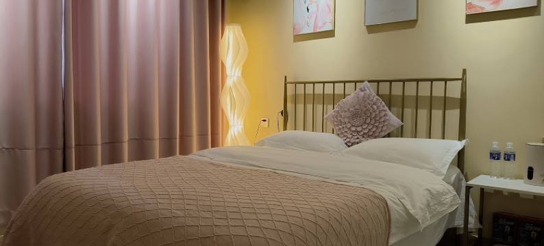 宸希影院客栈(洛阳火车站店)图片