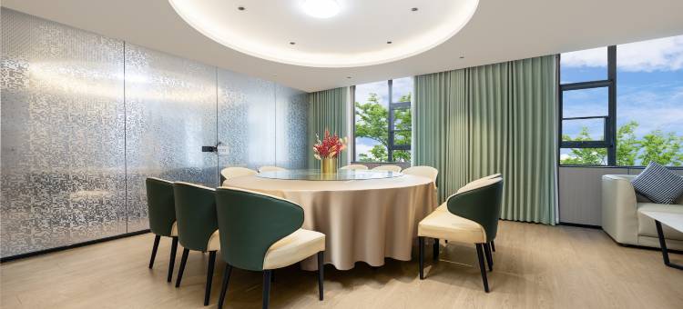 西昌美丽华大酒店(邛海17度火把广场店)图片