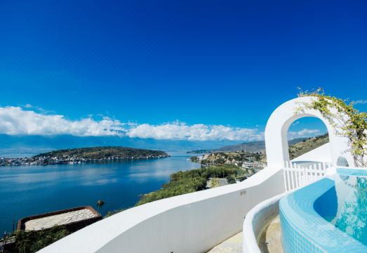 Sound on the Clouds Hotel Santorini, Dali Hotel Overview