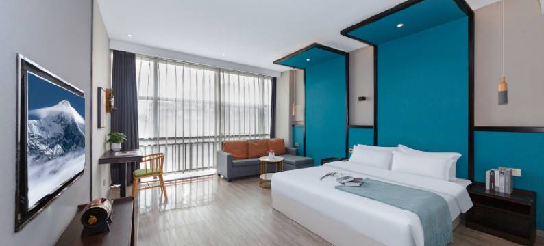 嘉伯年酒店(泸州高铁站万达广场店)图片