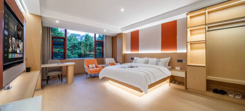 曲靖阳光精品酒店(火车站酒吧街店)图片