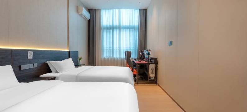 韦恩电竞酒店(广东技术师范大学白云校区店)图片