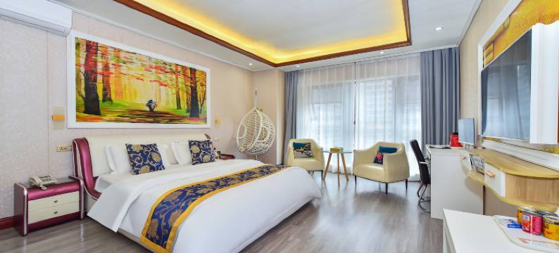 维亚主题酒店(文峰广场财富国际影城店)图片