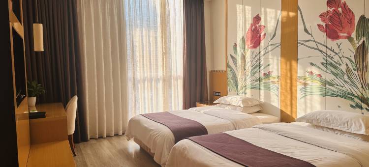 兴文百年鸿人酒店(苗城印象店)图片