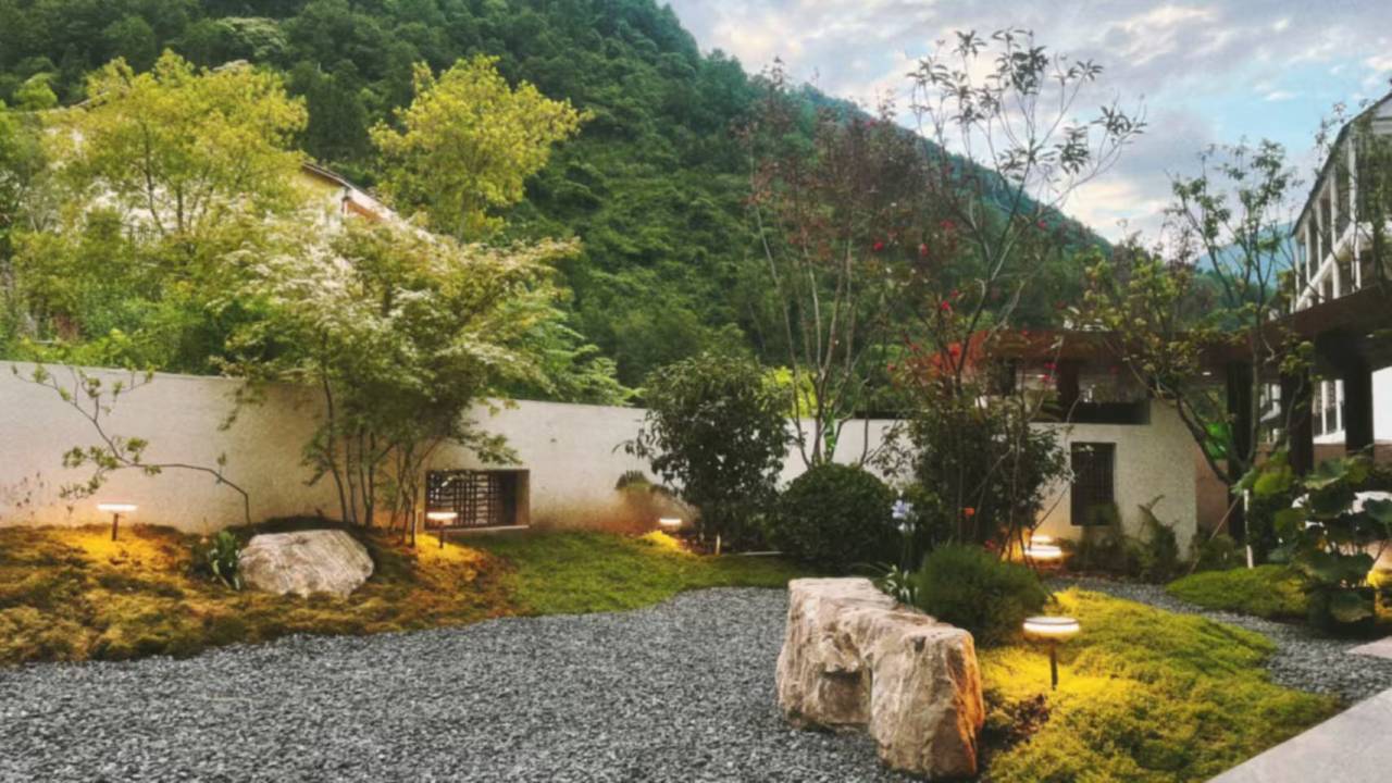 云漫温泉度假酒店(海螺沟冰川森林公园店)图片