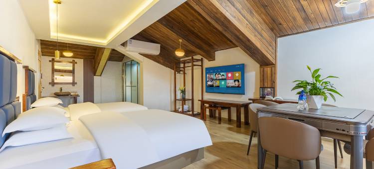 天高云淡大酒店(威宁县政府草海站店)图片