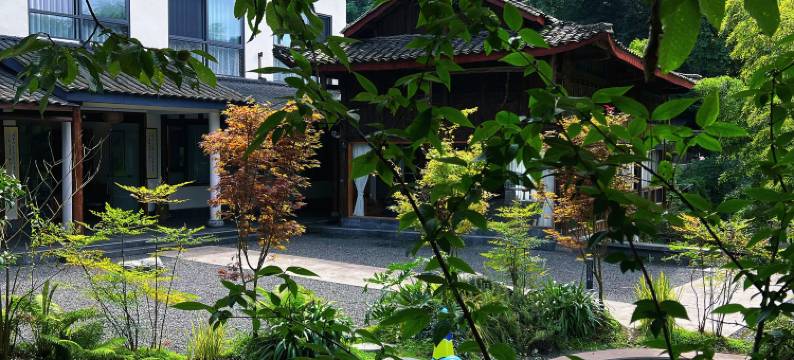 峨眉山悦庄清音汤泉民宿图片