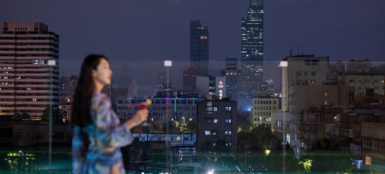 昆明•丽柏WAVESWEPT•MISTYSEA•设计酒店(昆明站环城南路地铁站店)图片