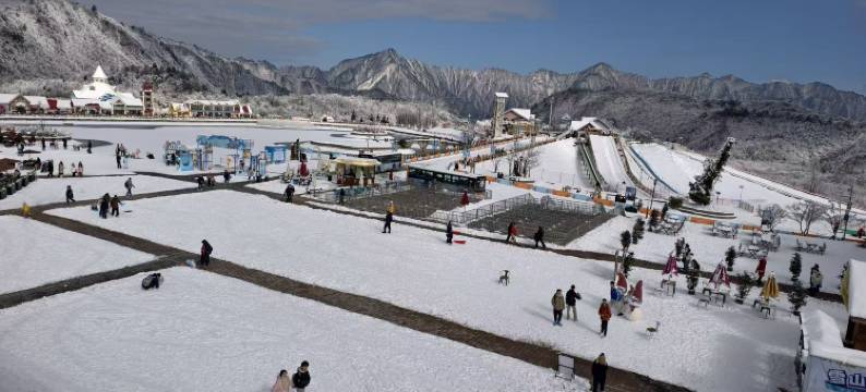 西岭雪山斯堪的纳度假酒店图片