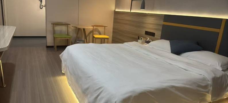 南昌满天星精选酒店(八一广场丁公路南地铁站店)图片