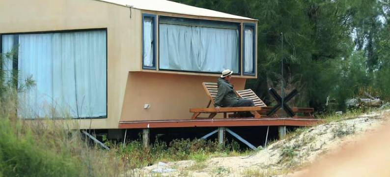 见山礁石悬崖观海民宿(月亮湾店)图片