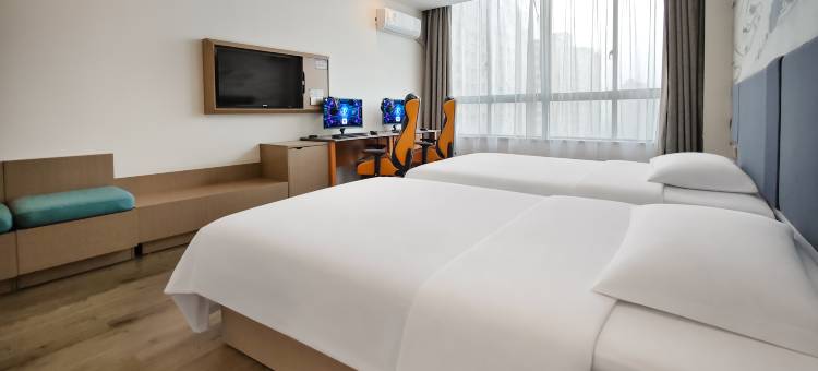 亚信电竞酒店(江山经济开发区店)图片