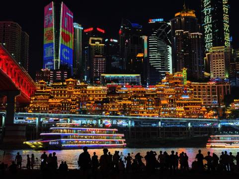 重庆解放碑八一广场亚朵酒店图片