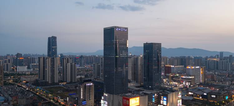 昆明站好悦天地亚朵酒店图片