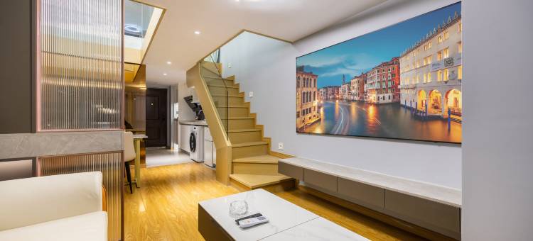 大梦LOFT酒店(长沙五一广场IFS国金中心店)图片