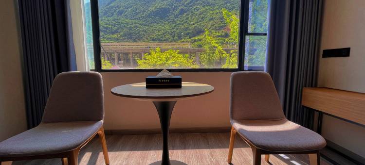 兴山罗马轻奢酒店公寓(高铁站店)图片