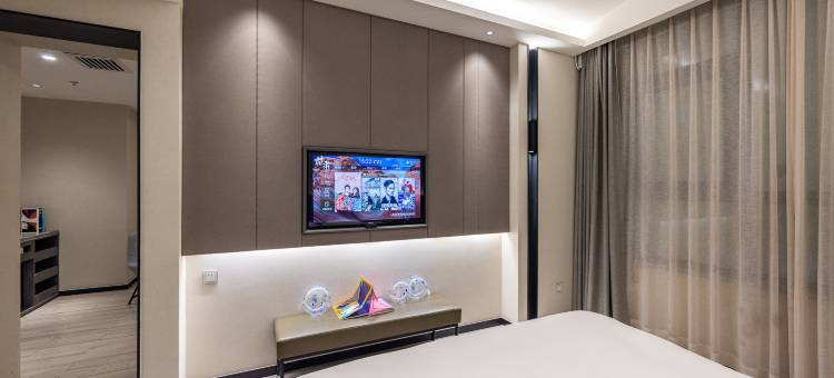 TOWO艺术酒店(兰州财经大学省气象局地铁站店)图片