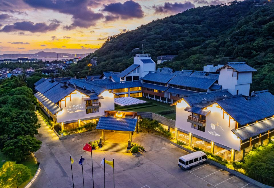 Putuoshan Hotel Over view