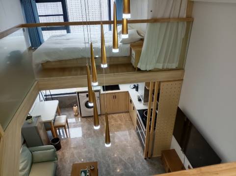 艾馨·影音公寓(南昌艾溪湖东地铁站店)