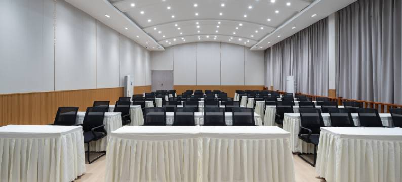 蒙自御峰大酒店(滇南大商汇店)图片