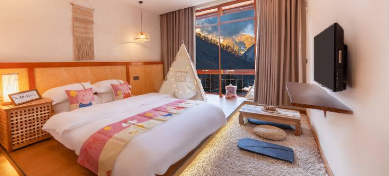 遇涧·遥远的山精品民宿(海螺沟景区店)图片