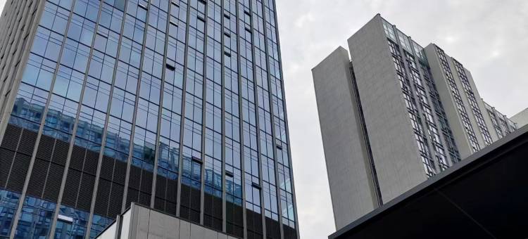 绿茵海景高空LOFT公寓(龙光世纪商务中心店)图片