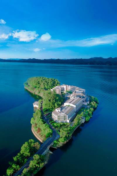 voco THOUSAND ISLAND LAKE by IHG