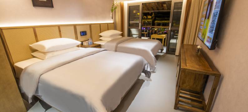 梦缘·一线江景·沱江精品民宿(凤凰古城虹桥店)图片