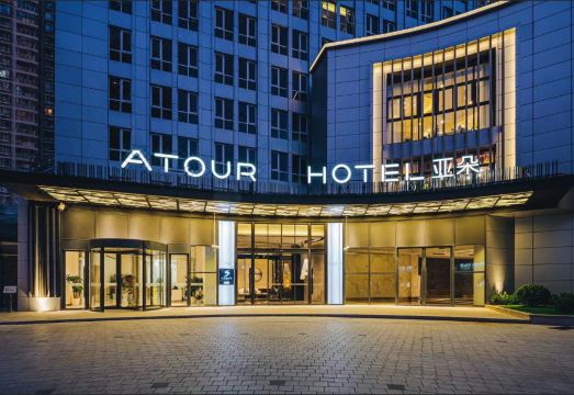 上海徐家汇天钥桥亚朵酒店外景图