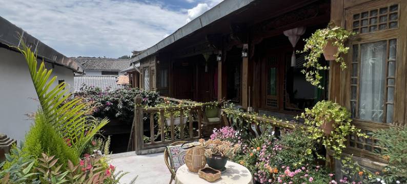 丽江月满西楼客栈图片