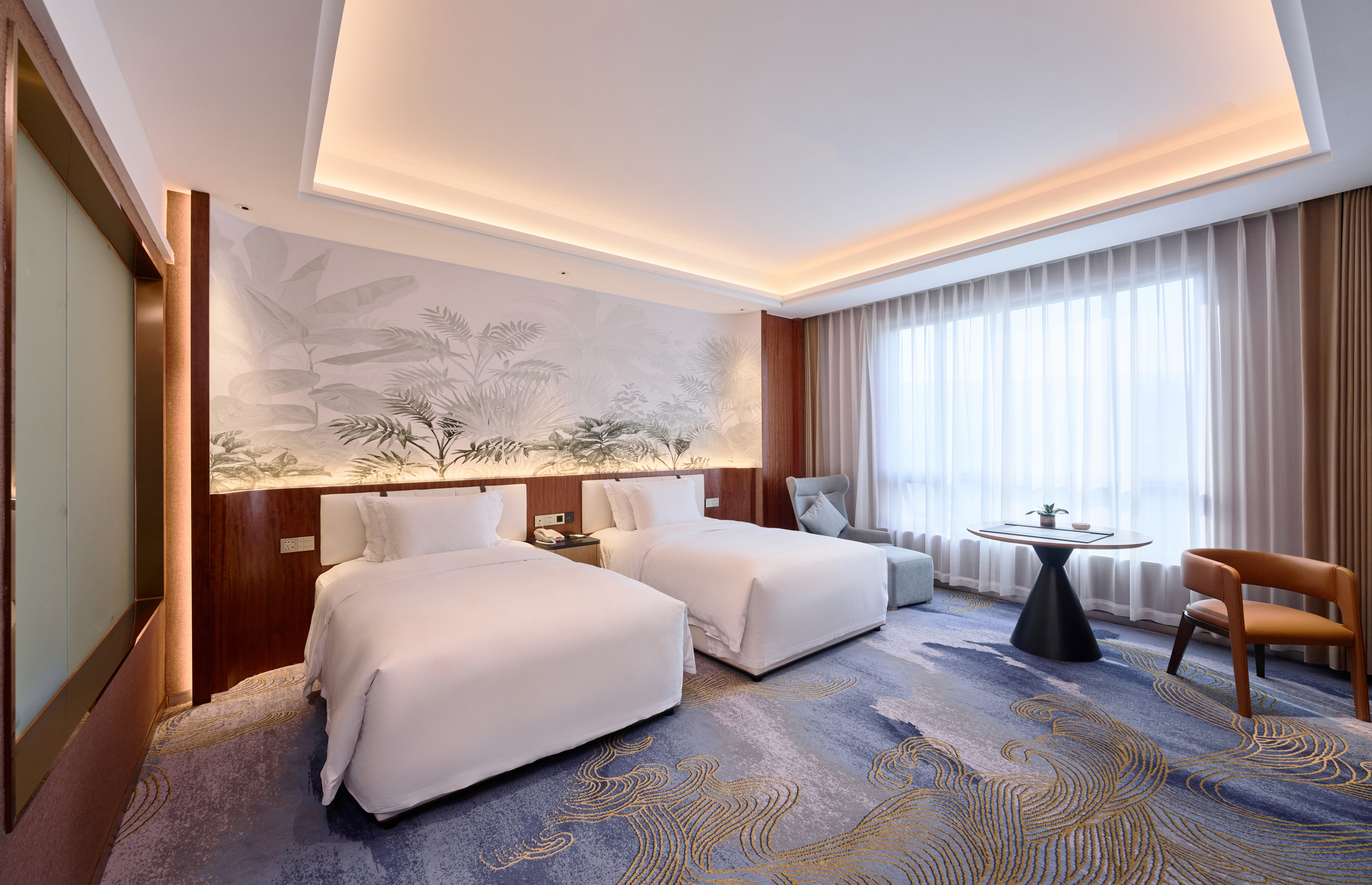 Phoenix International HotelOver view