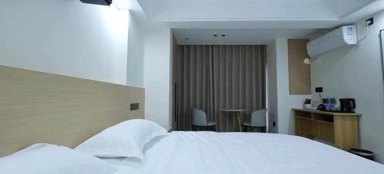 夕舍民宿酒店(宜宾站店)图片