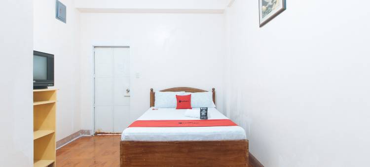 红多兹乌达内塔金地度假酒店(RedDoorz @ Goldland Spring Resort Urdaneta City)图片