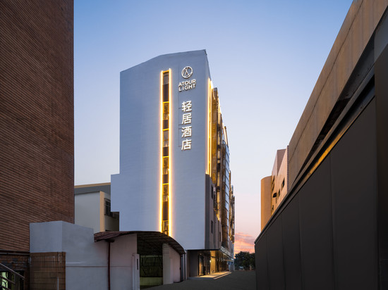 上海国际旅游度假区新川路轻居酒店