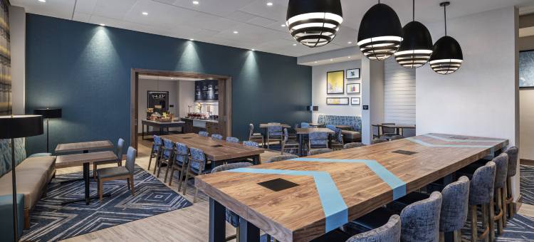 波士顿沃本希尔顿欢朋酒店(Hampton Inn Boston Woburn)图片