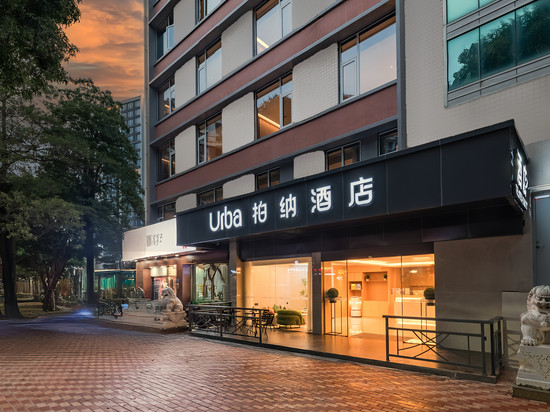 柏纳酒店(厦门火车站莲花路口地铁站店)