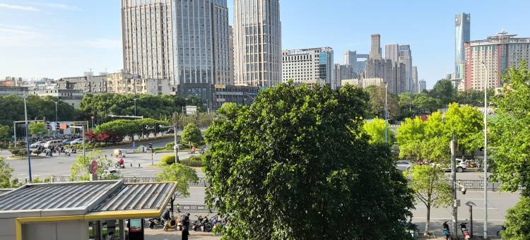 小城男生青年旅舍(南昌红谷滩翠苑路地铁站店)图片