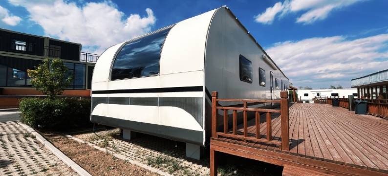 凉城县蒙途御驾温泉度假房车酒店图片