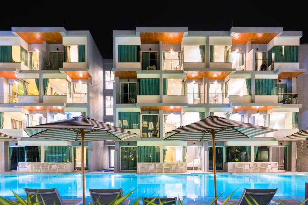 Bay Window at Sea Cha am Over view