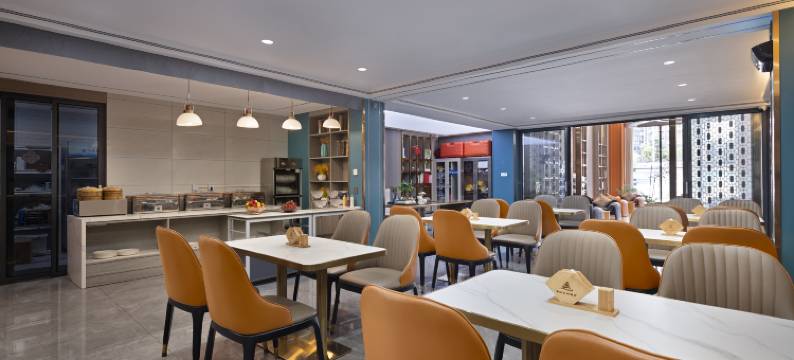 富临云端酒店(深圳坪山比亚迪沙壆地铁站店)图片