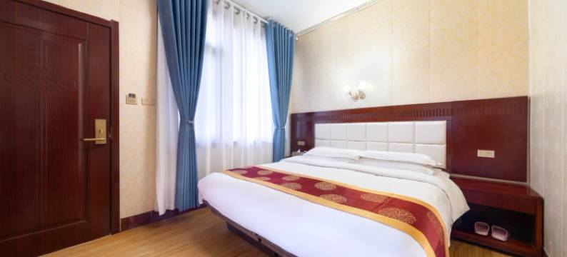 问顶·览岳民宿(华阴华山店)图片