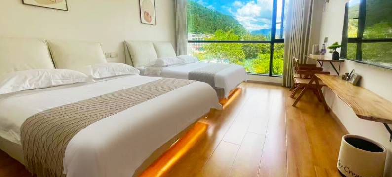 白月光·Meet the mountain·观山景度假民宿(天堂寨风景区店)图片