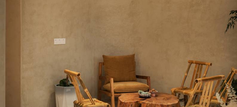 下岩贝山上的云民宿图片