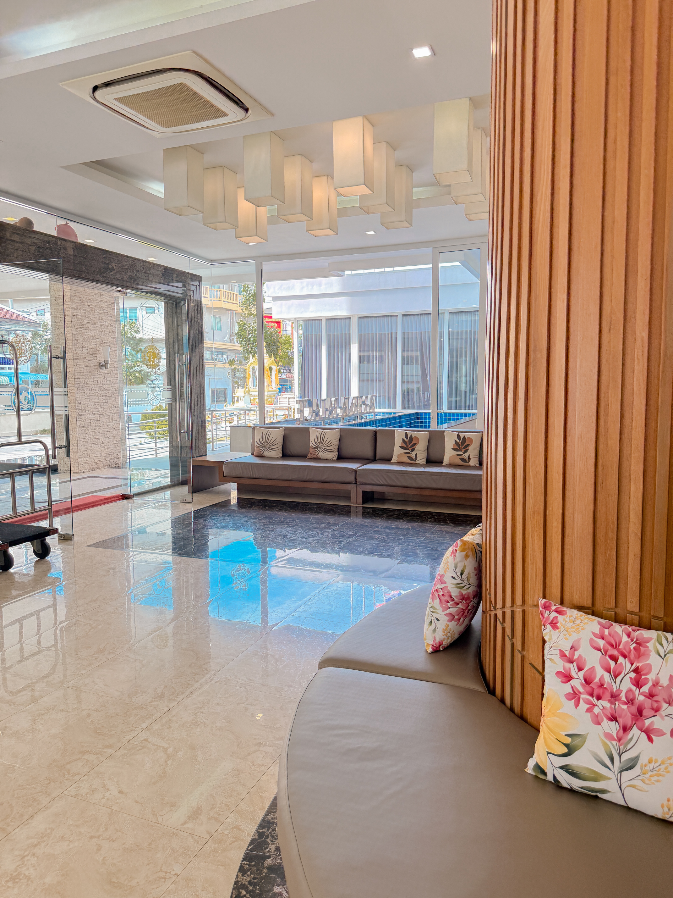 Vareena Palace Hotel Over view