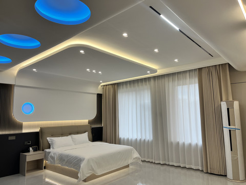 龙栖云畔智能宾馆